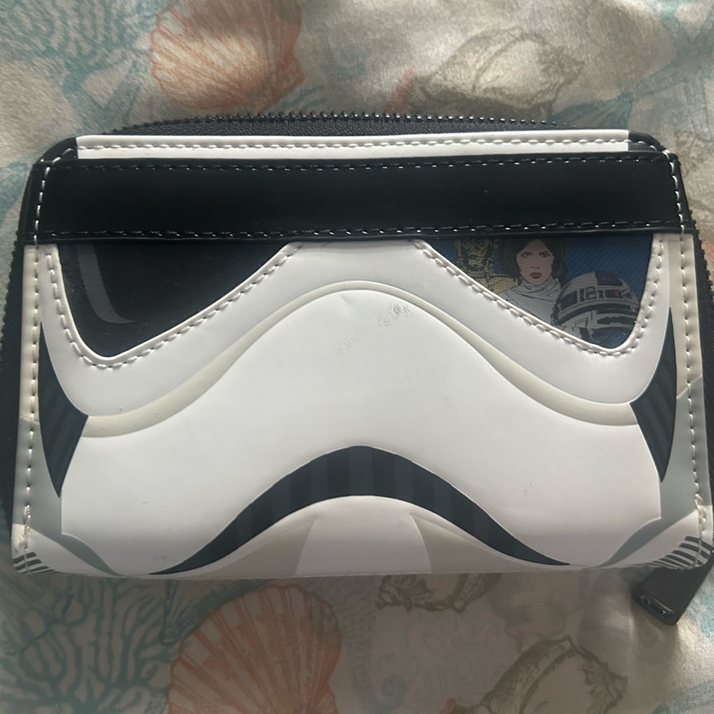 Starwars Loungefly wallet